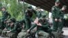 Российские призывники у сборного пункта военного комиссариата во время отправки к местам прохождения военной службы. Россия, Ростовская область (фото иллюстративное)