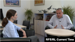 Tomas Pojar vorbește cu corespondenta postului Current Time despre inițiativa cehă, în mai 2024