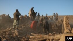 روز شنبه وقوع چندین زلزله شدید در غرب افغانستان بیش از دو هزار و ۴۰۰ کشته برجای گذاشت.