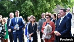 Анна Акопян (в центре) в Киеве. Украина, 6 сентября 2023 года