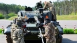 As part of the EU Military Assistance Mission in support of Ukraine (EUMAM), Ukrainian soldiers take part in maintenance training on Leopard 1A5 tanks at the Bundeswehr base in Germany. (file photo)