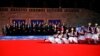 Krerët e Ballkanit Perëndimor dhe liderët e BE-së duke shikuar një performancë pas fotografisë familjare të bërë në samitin BE-Ballkani Perëndimor. Tiranë, 6 dhjetor 2022.