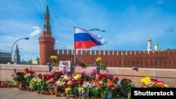 Мемориал "Немцов мост"