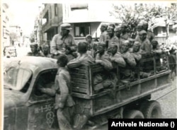 Soldații sovietici au ocupat București pe 30 august 1944, fără să tragă un foc, ca aliați. Capitala fusese bombardată de naziști, pe 24 august, imediat după lovitura de palat a Regelui Mihai care scosese țara din alianța cu Hitler. Dar armata română preluase complet controlul.