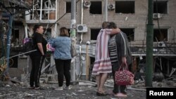 Снимката е направена само няколко часа след руската атака с дрон в Запорожие на 30 август 2025 г. 
