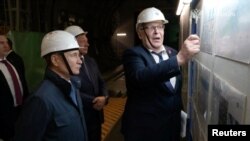 Владимир Путин во время визита в Курскую область, кадр из видео, опубликованного Кремлем 21 мая 2025 года