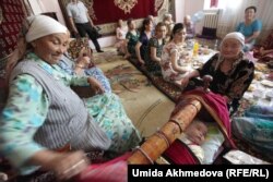 Experts say that women from less affluent families will be affected the most by the termination of the UN contraception program. (illustrative file photo)