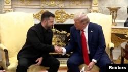 Претседателите на Украина и САД, Володомир Зеленски и Доналд Трамп