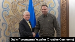 У зустрічі, окрім Андрія Єрмака, брали участь секретар РНБО Рустем Умєров, перший заступник міністра закордонних справ Сергій Кислиця та посол України у США Ольга Стефанішина. Фото архівне